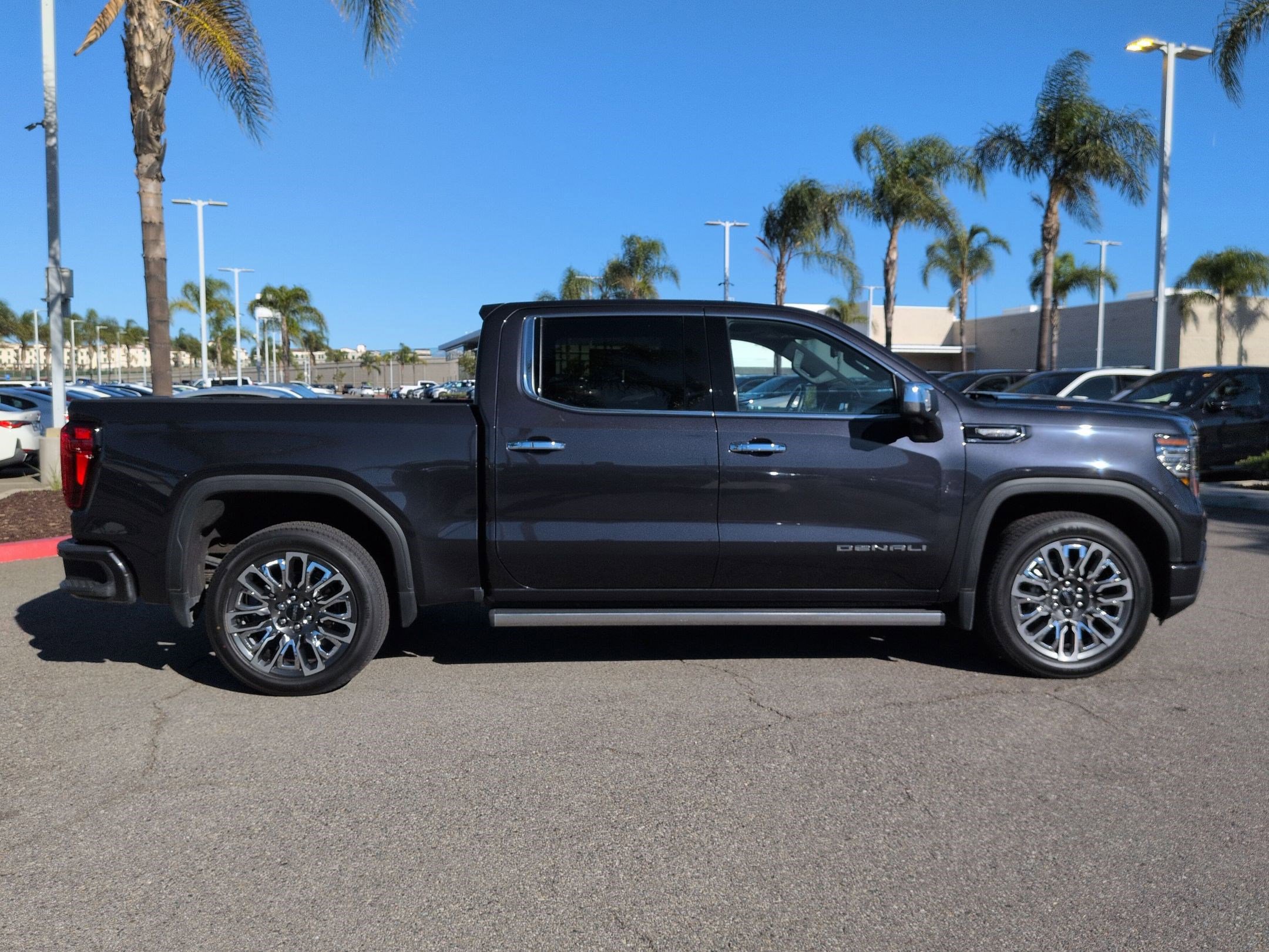 Used 2023 GMC Sierra 1500 Denali Ultimate image 11