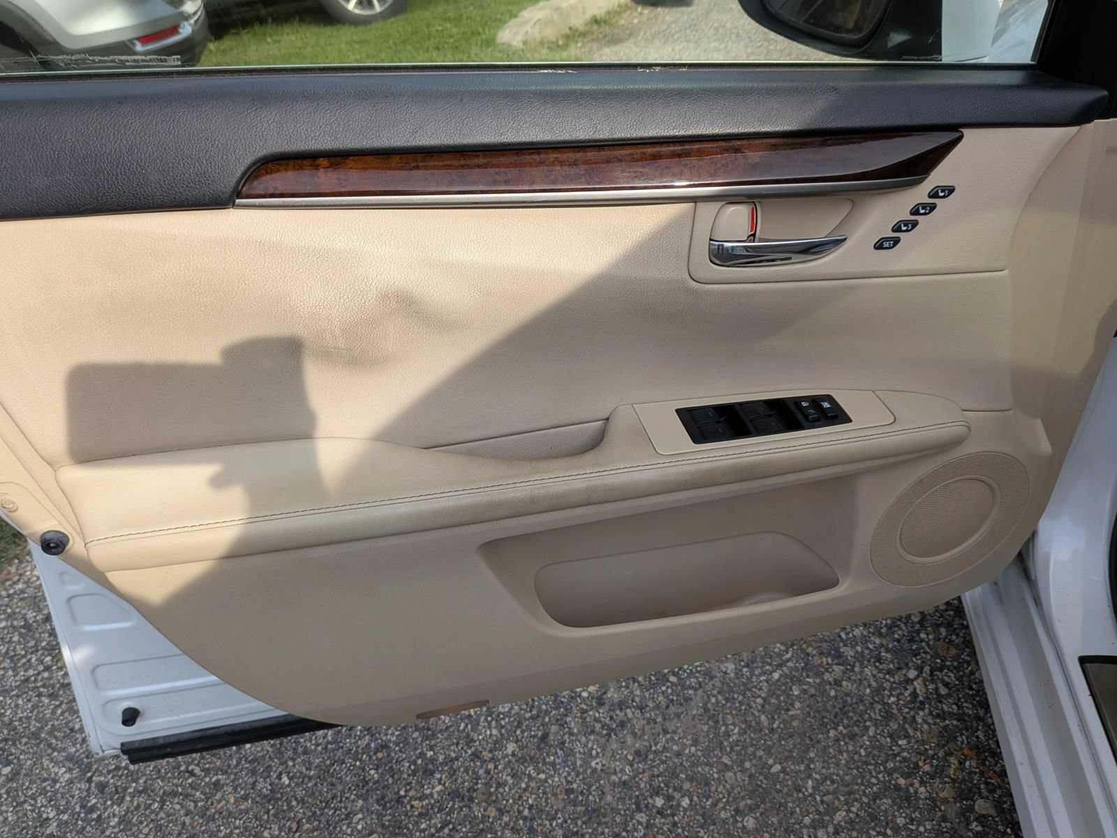 Used 2013 Lexus ES 350 w/ Premium Pkg FWD image 22