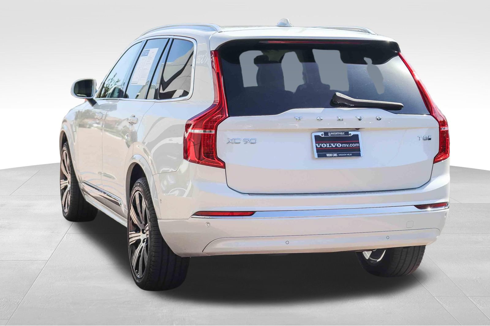 Used 2025 Volvo XC90 T8 Plus w/ Protection Package Premier AWD/4WD image 5