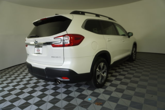 Used 2025 Subaru Ascent Premium AWD/4WD image 7