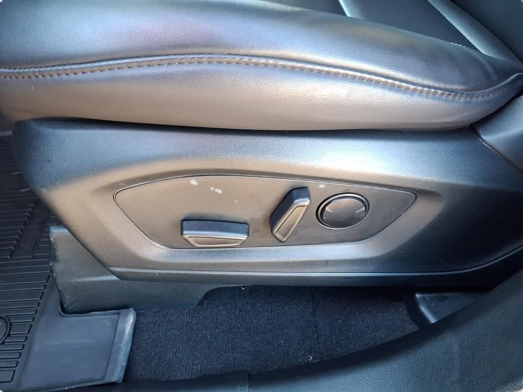 Used 2023 Ford Explorer XLT w/ Equipment Group 202A image 31