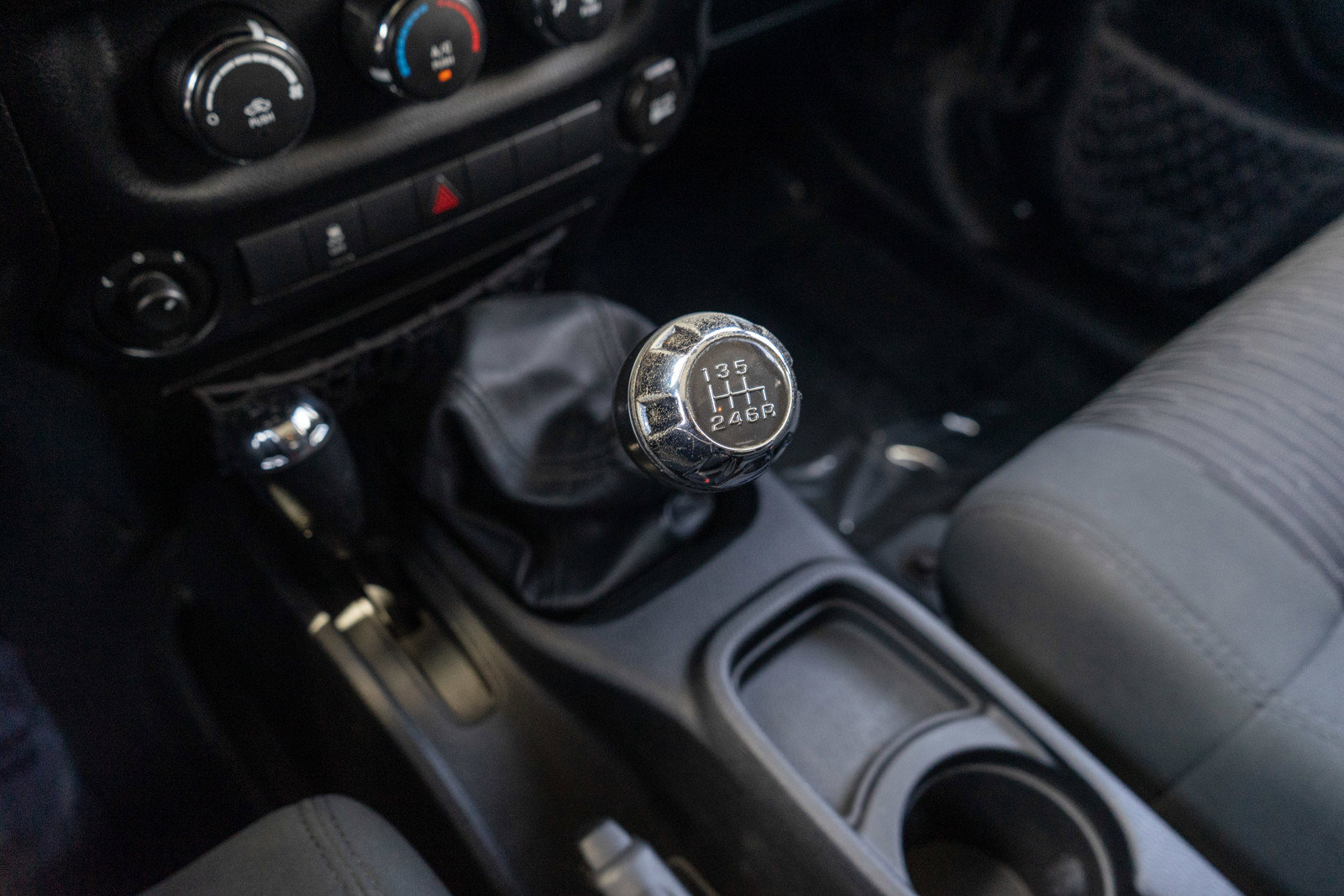 Used 2012 Jeep Wrangler Unlimited Sport AWD/4WD image 17