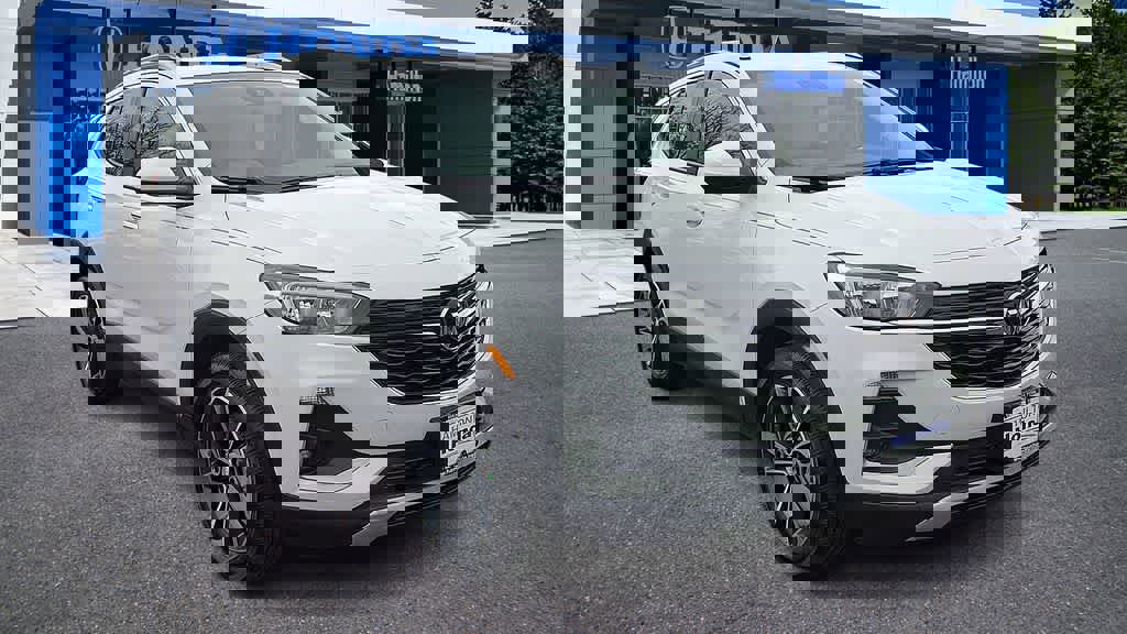 Used 2023 Buick Encore GX Select image 2