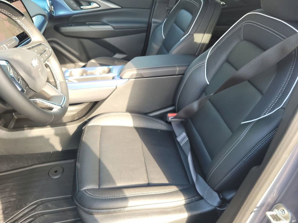 New 2026 Chevrolet Equinox EV LT image 18