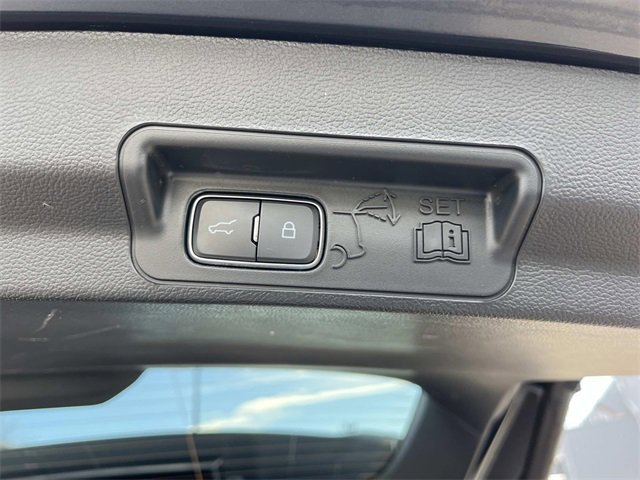 Used 2023 Ford Explorer Limited w/ Limited Technology Package image 13