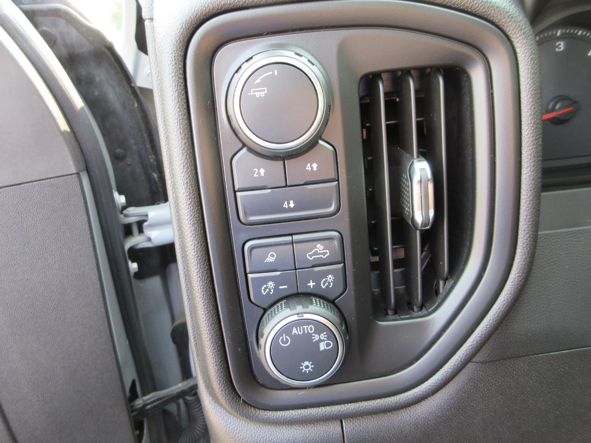 Certified 2025 Chevrolet Silverado 2500 Custom w/ Custom Value Package AWD/4WD image 11