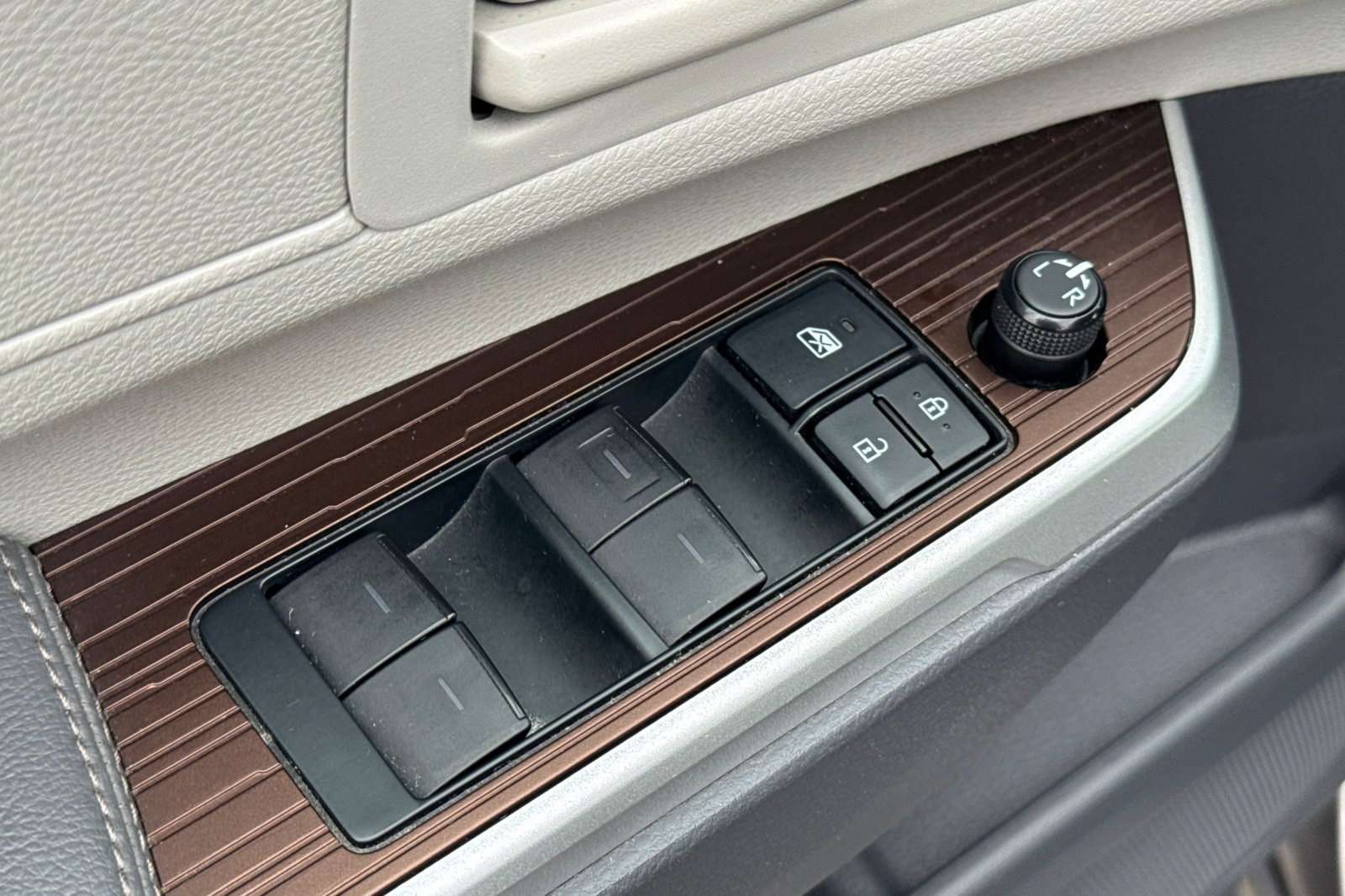 Certified 2021 Toyota Sienna LE FWD image 14