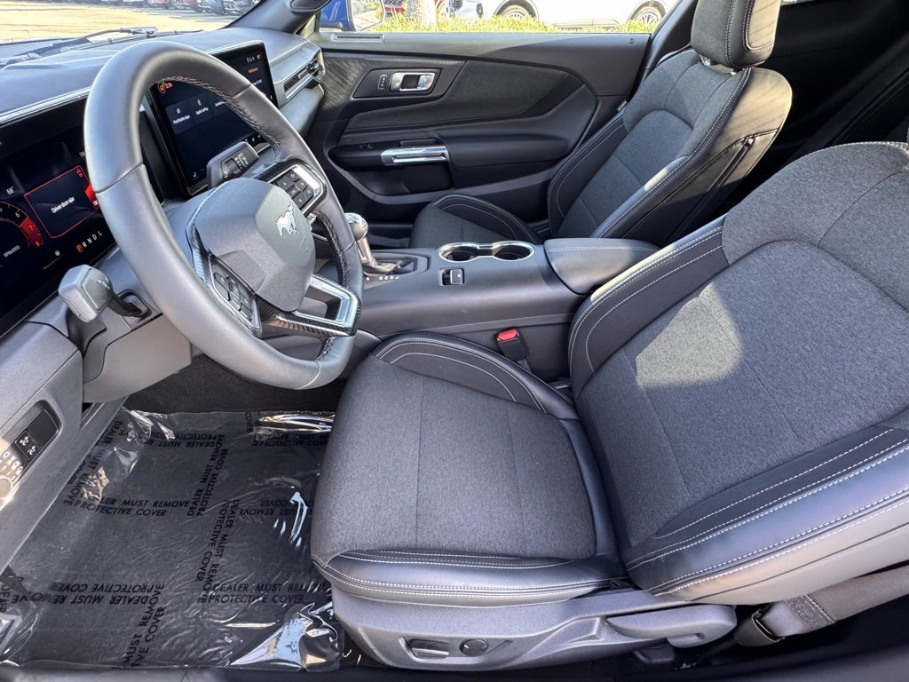 Used 2024 Ford Mustang Coupe image 17