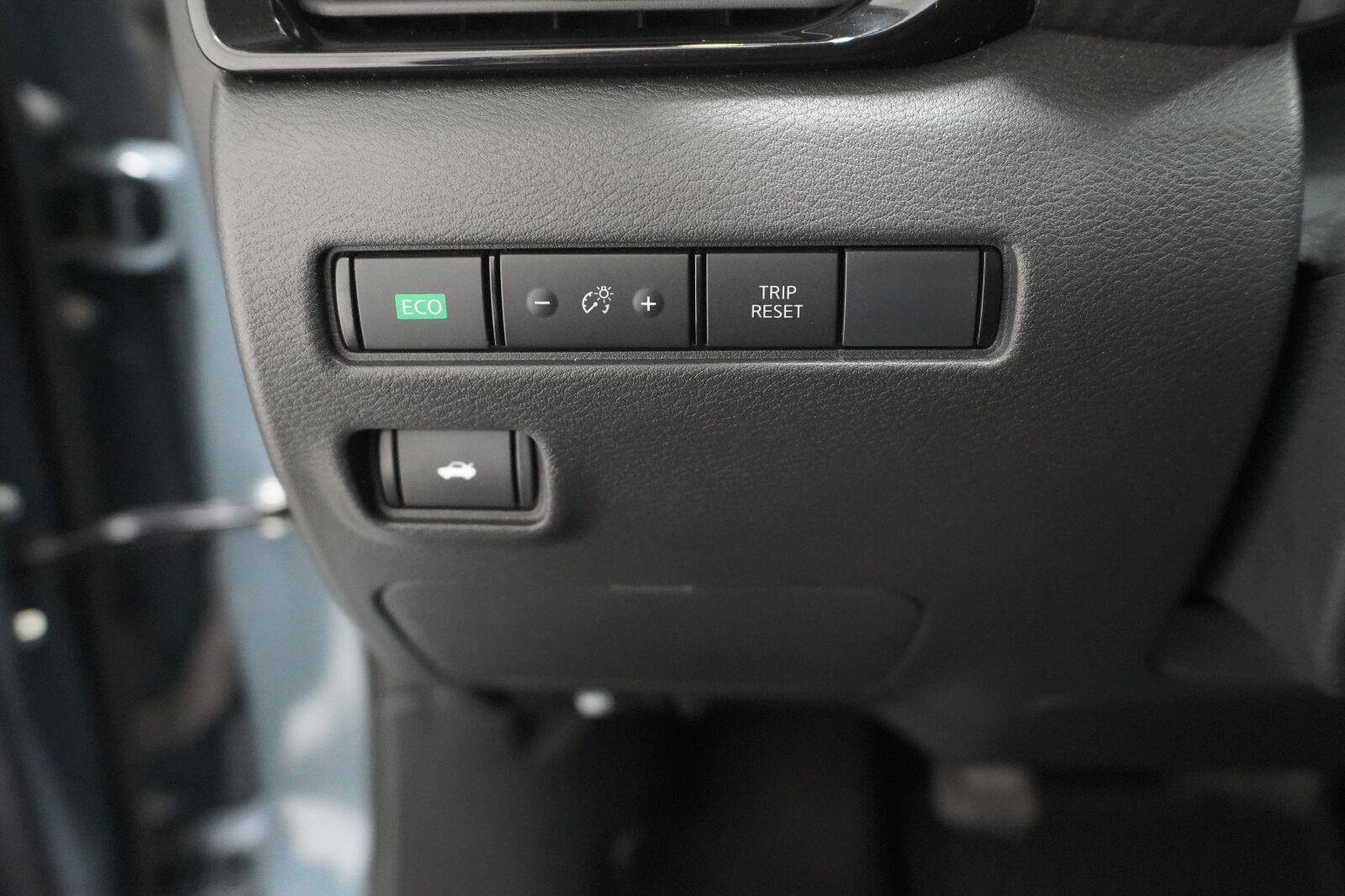 Used 2024 Nissan Sentra SR FWD image 16
