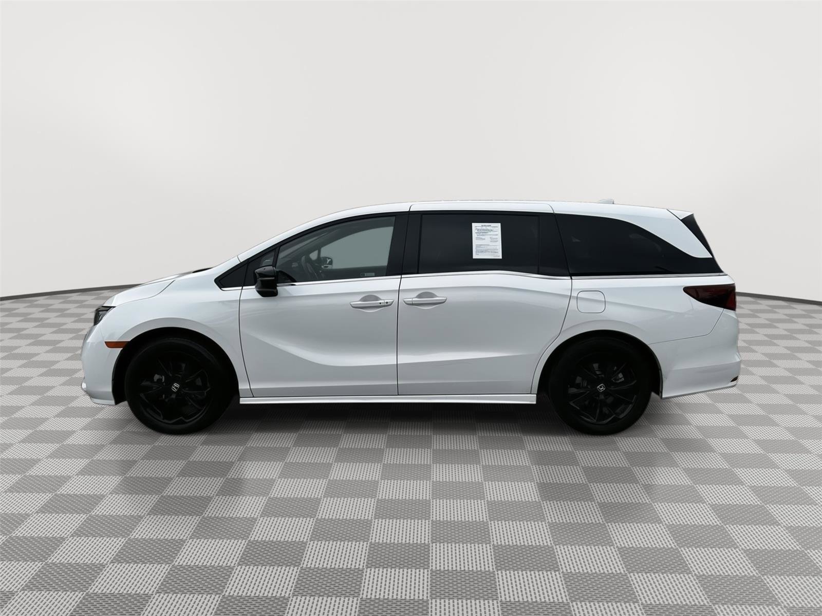 Certified 2024 Honda Odyssey Sport image 3