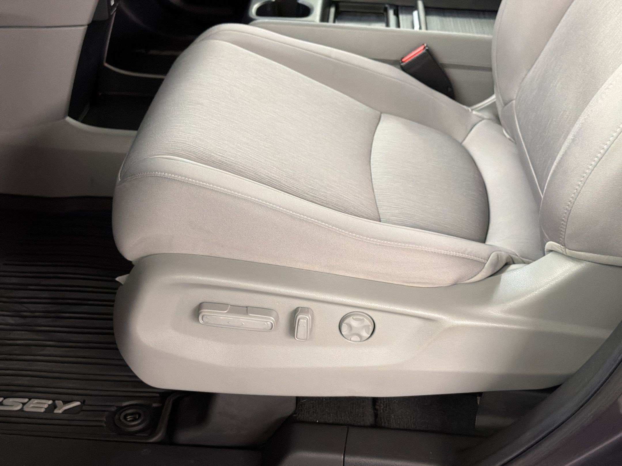 Certified 2024 Honda Odyssey EX image 14