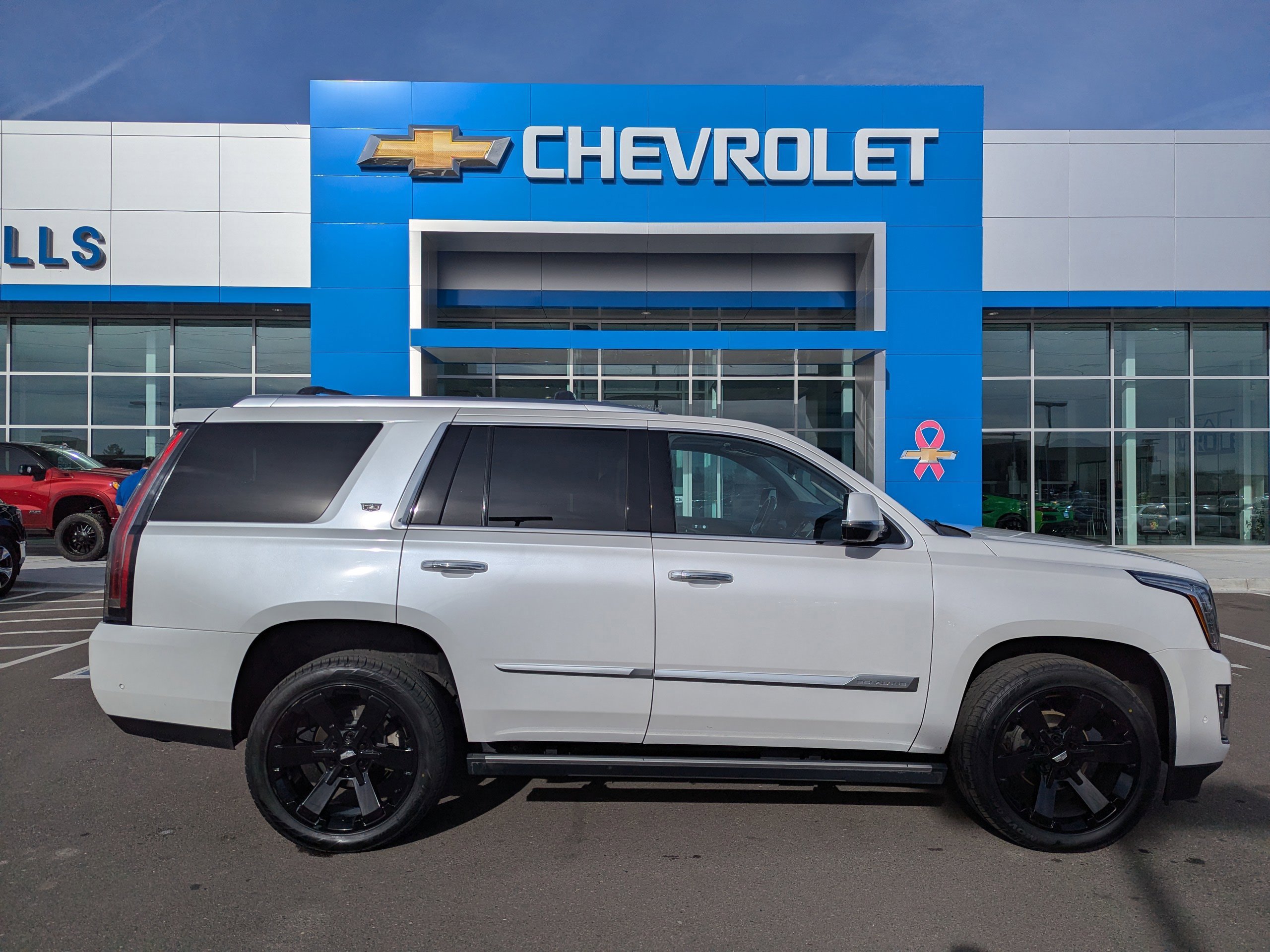 Used 2020 Cadillac Escalade Premium Luxury image 42