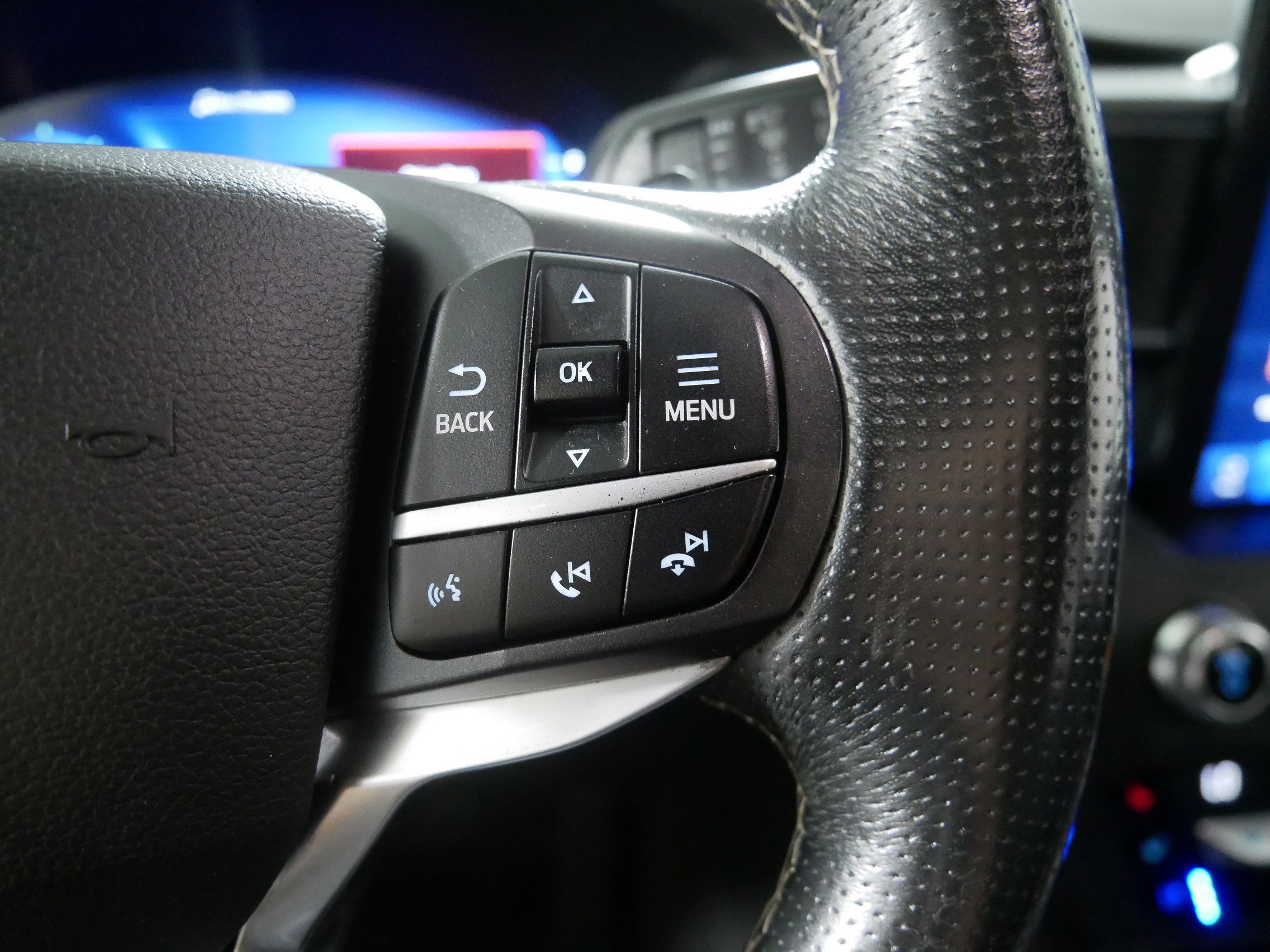 Used 2020 Ford Explorer ST w/ Premium Technology Package image 28