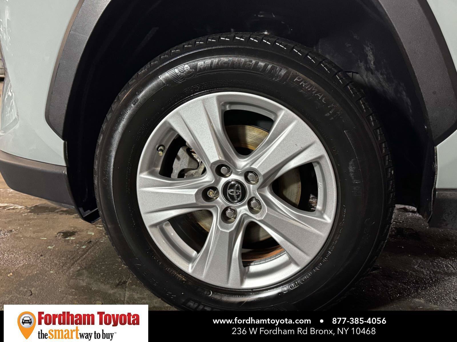 Used 2019 Toyota RAV4 XLE AWD/4WD image 9