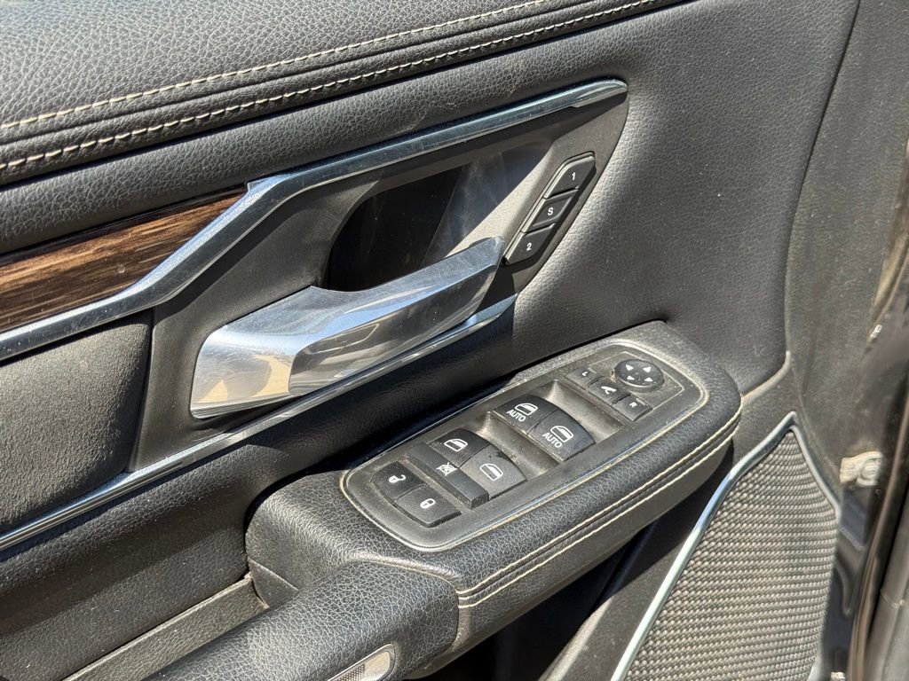 Used 2019 RAM 1500 Laramie image 12