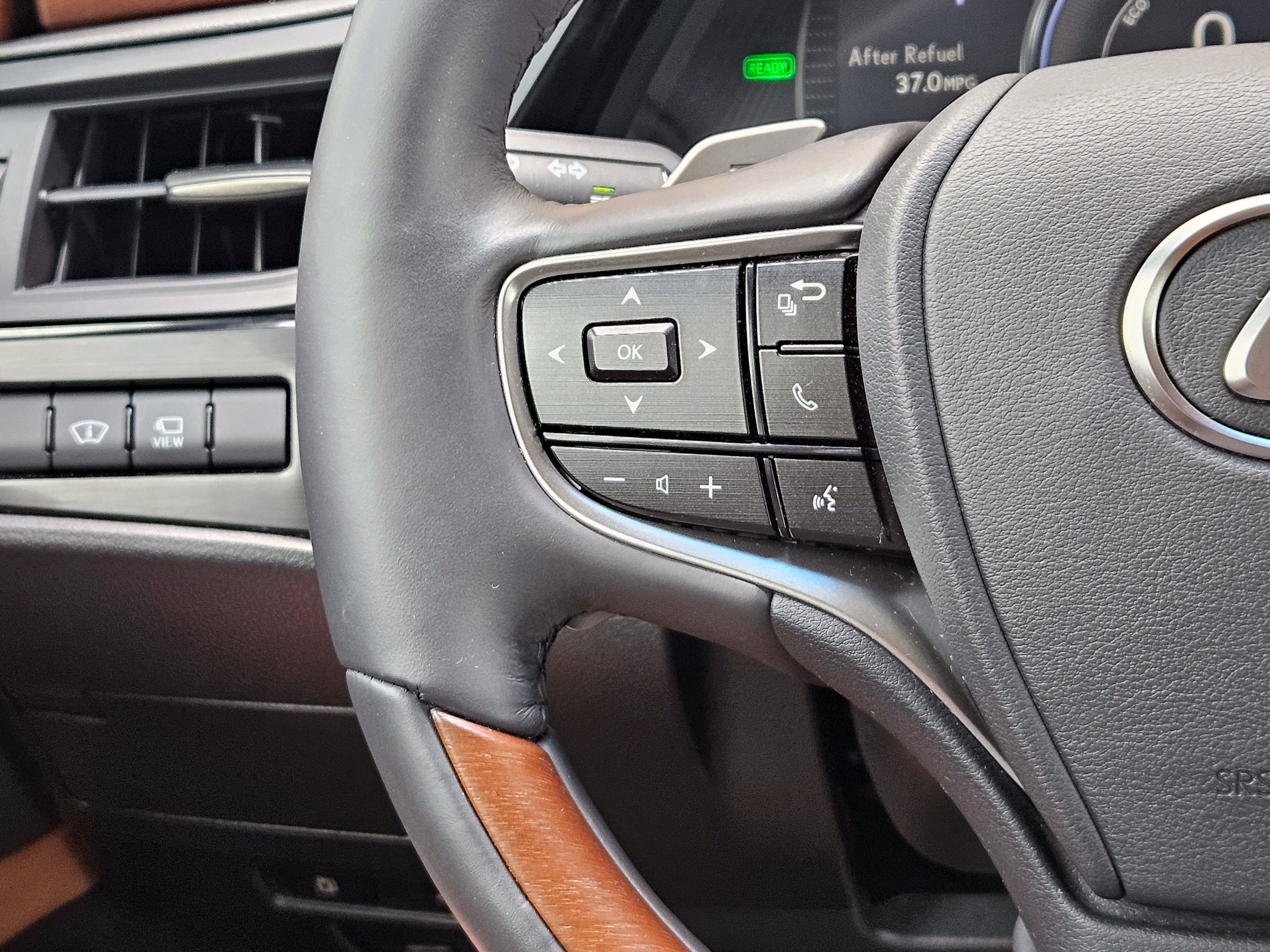 Used 2023 Lexus ES 300h Ultra Luxury w/ Accessory Package (Z2) FWD image 28