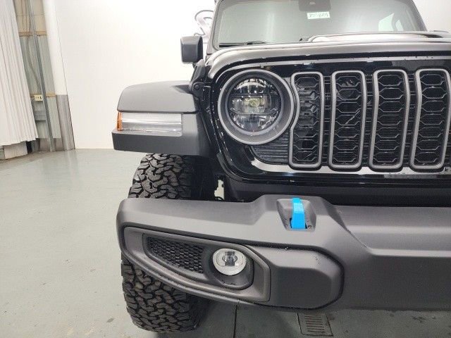 New 2025 Jeep Wrangler Unlimited Rubicon 4xe w/ Convenience Group image 34