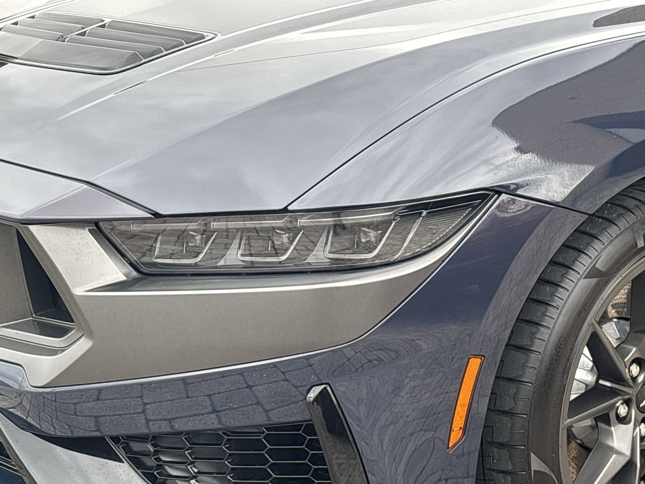 Used 2025 Ford Mustang Dark Horse image 6