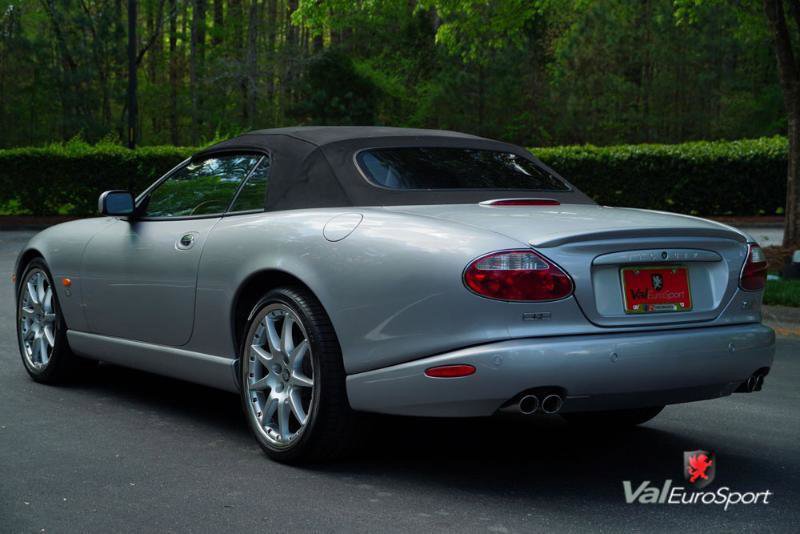 Used 2005 Jaguar XK8 Convertible image 21