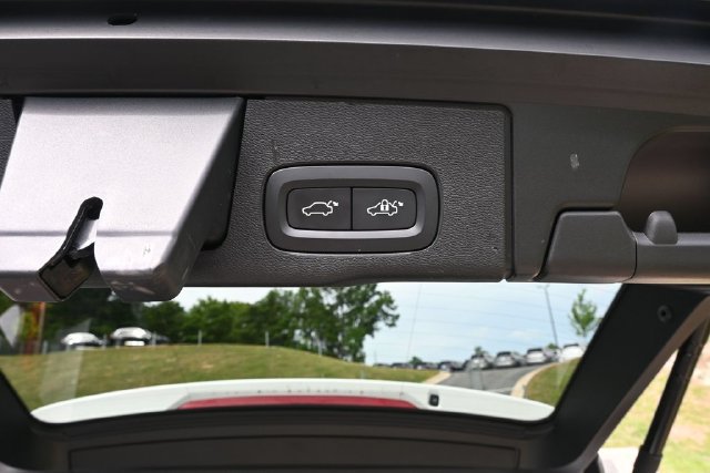 Used 2024 Volvo XC60 B5 Ultimate AWD/4WD image 38