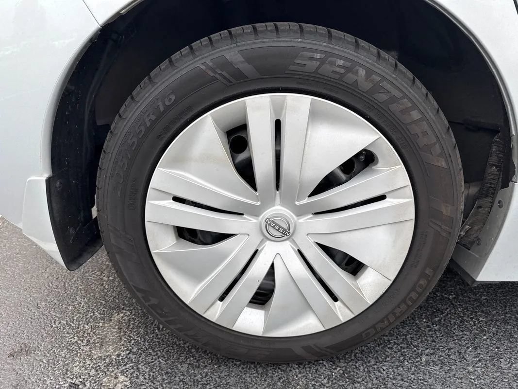 Used 2025 Nissan Leaf S FWD image 24