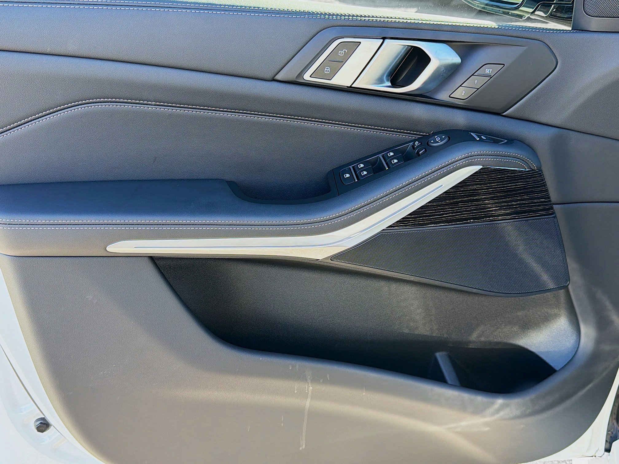 Used 2024 BMW X5 sDrive40i w/ M Sport Package image 21