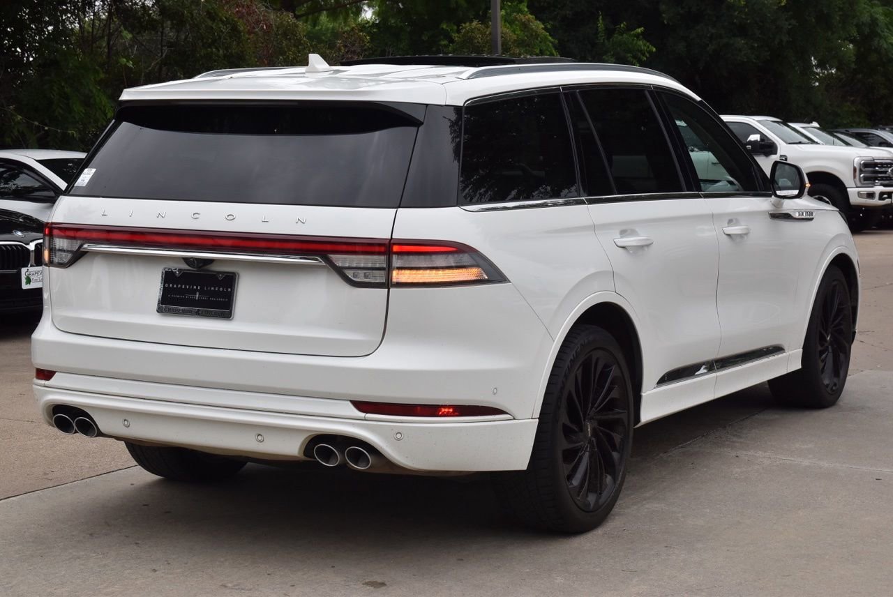 Used 2022 Lincoln Aviator Reserve w/ Equipment Group 201A AWD/4WD image 8