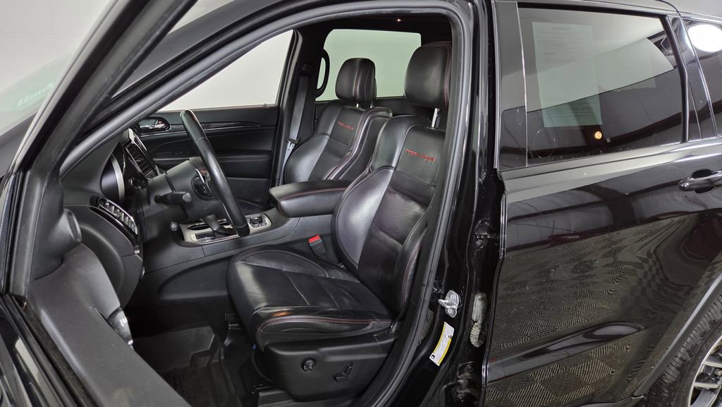Used 2019 Jeep Grand Cherokee Trailhawk w/ Trailhawk Luxury Group AWD/4WD image 16