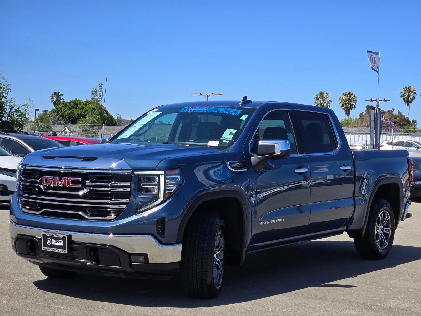 Used 2024 GMC Sierra 1500 SLT RWD image 3