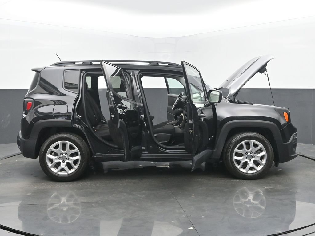 Used 2017 Jeep Renegade Latitude FWD image 55