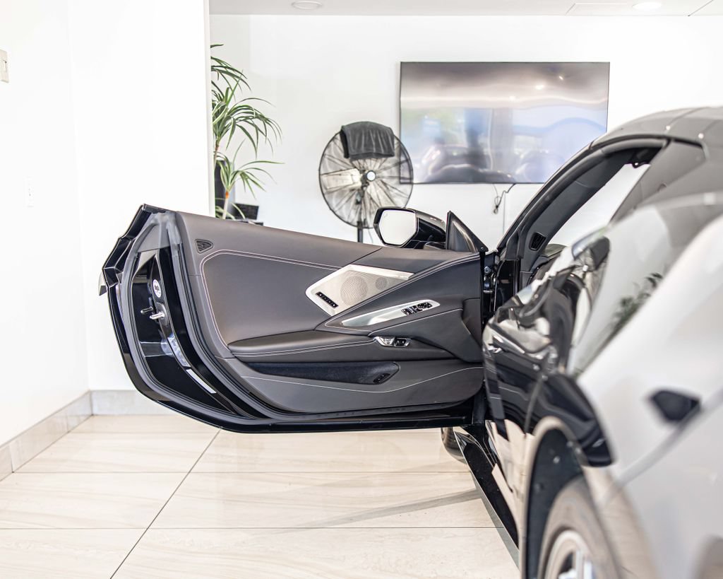 Used 2024 Chevrolet Corvette Stingray Preferred Cpe w/ Z51 Performance Package RWD image 29