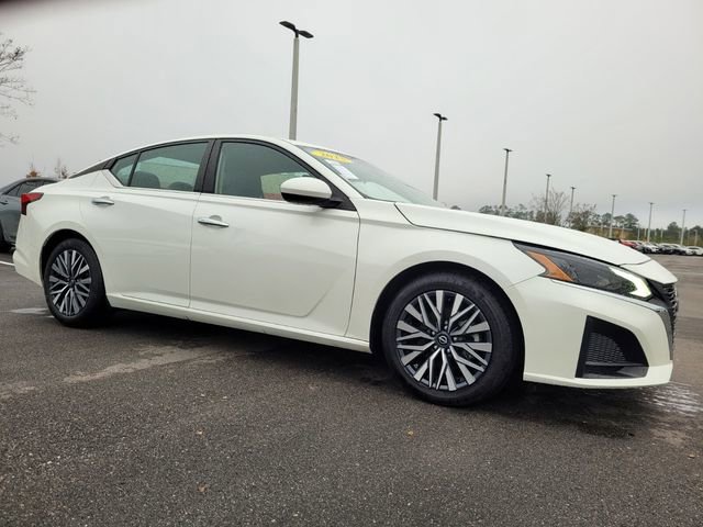 Used 2023 Nissan Altima 2.5 SV image 15