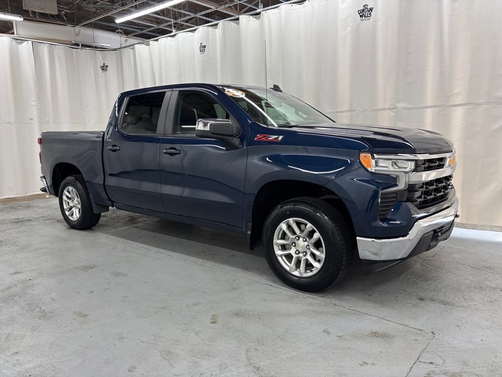 Used 2022 Chevrolet Silverado 1500 LT w/ Z71 Off-Road Package image 7