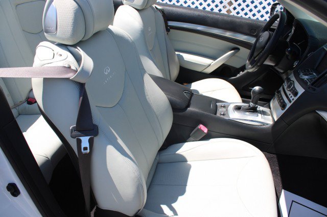 Used 2014 INFINITI Q60 Convertible w/ Premium Package RWD image 28