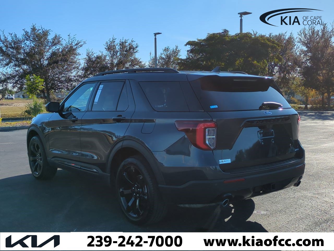 Used 2024 Ford Explorer ST-Line w/ Class IV Trailer Tow Package image 7