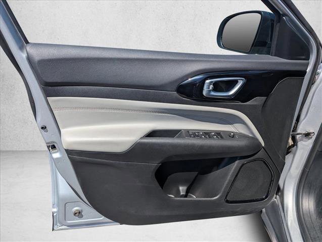 Used 2025 Jeep Compass Limited AWD/4WD image 21