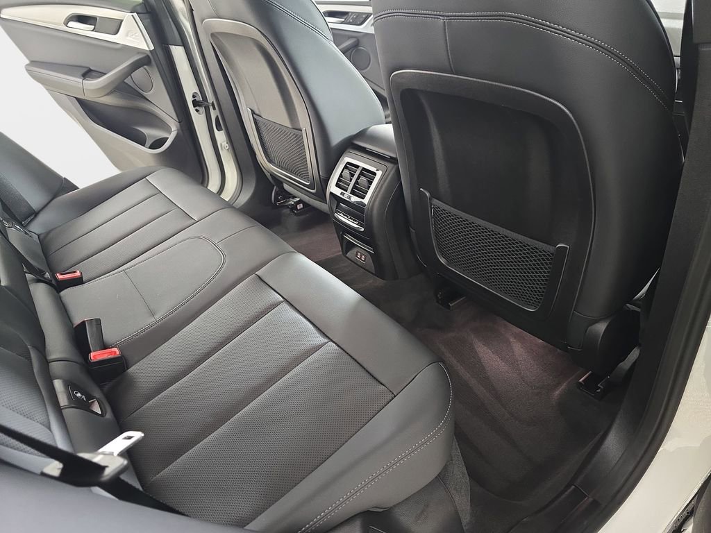 Certified 2025 BMW X4 xDrive30i w/ Premium Package image 12