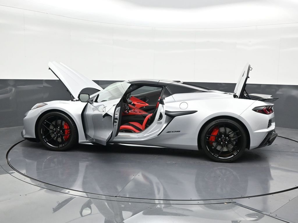 Used 2026 Chevrolet Corvette Z06 w/ Stealth Interior Trim Package image 32