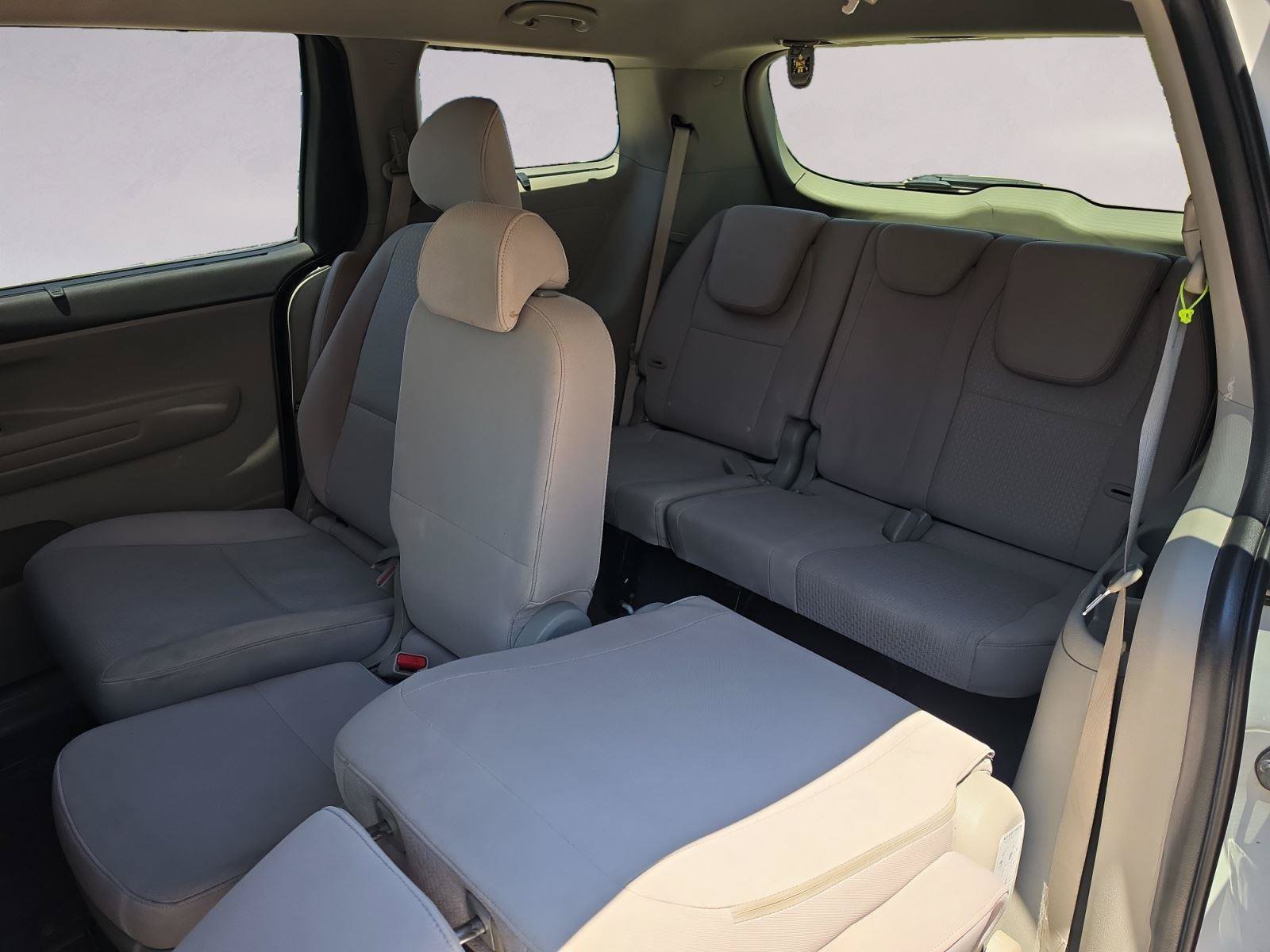 Used 2016 Kia Sedona LX w/ LX Convenience Package FWD image 13