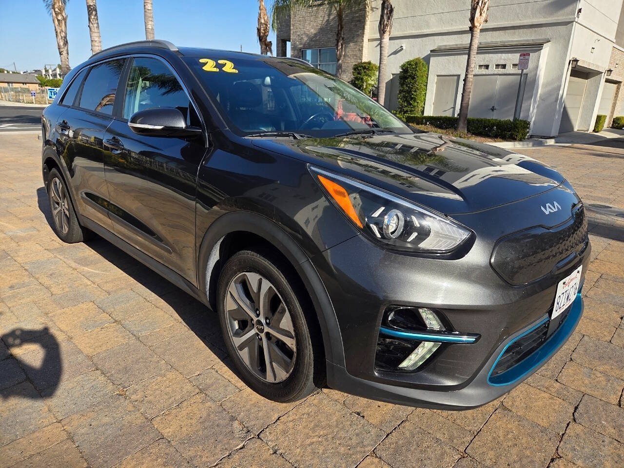 Used 2022 Kia Niro EX Premium FWD image 4