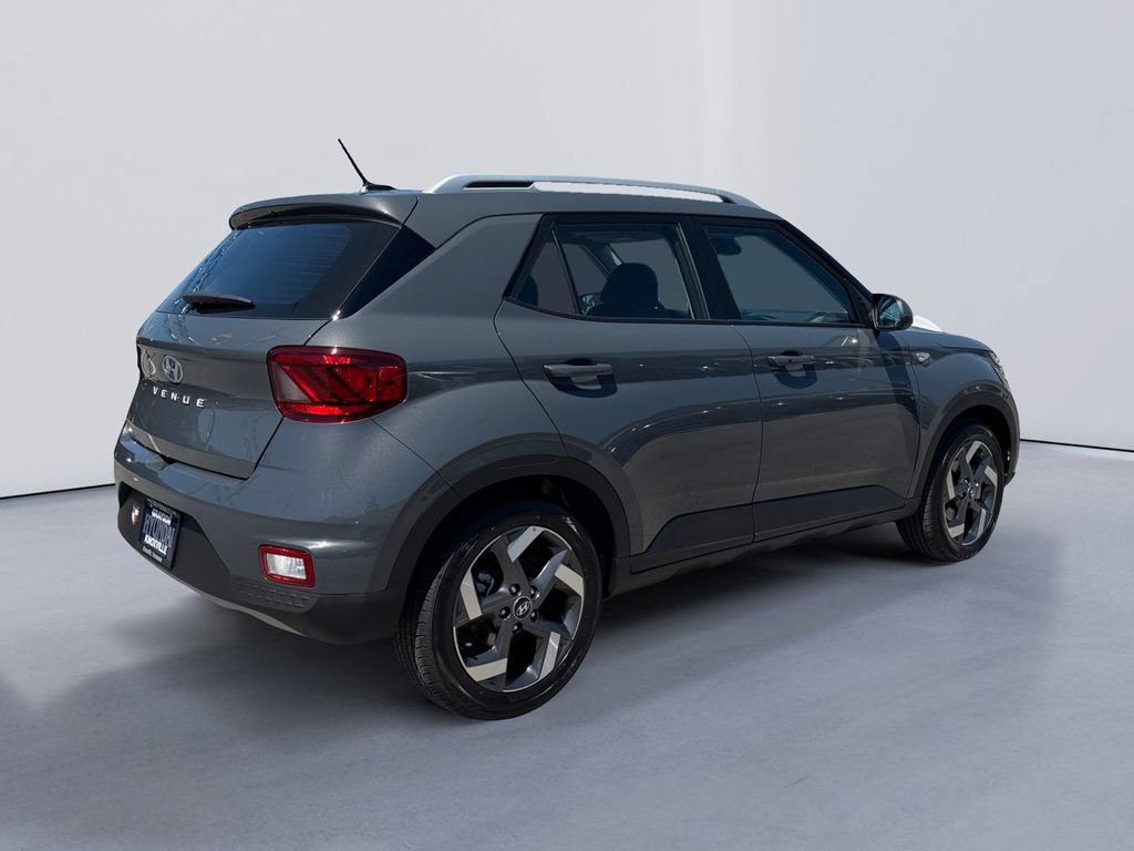 New 2026 Hyundai Venue SEL FWD image 3