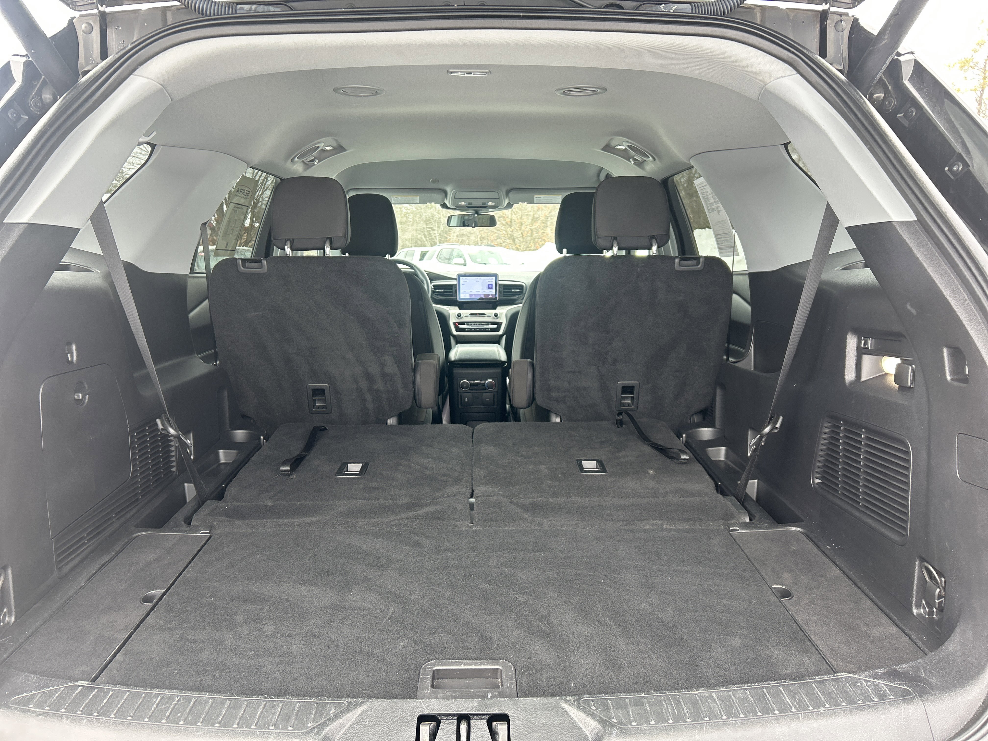 Used 2022 Ford Explorer XLT image 10