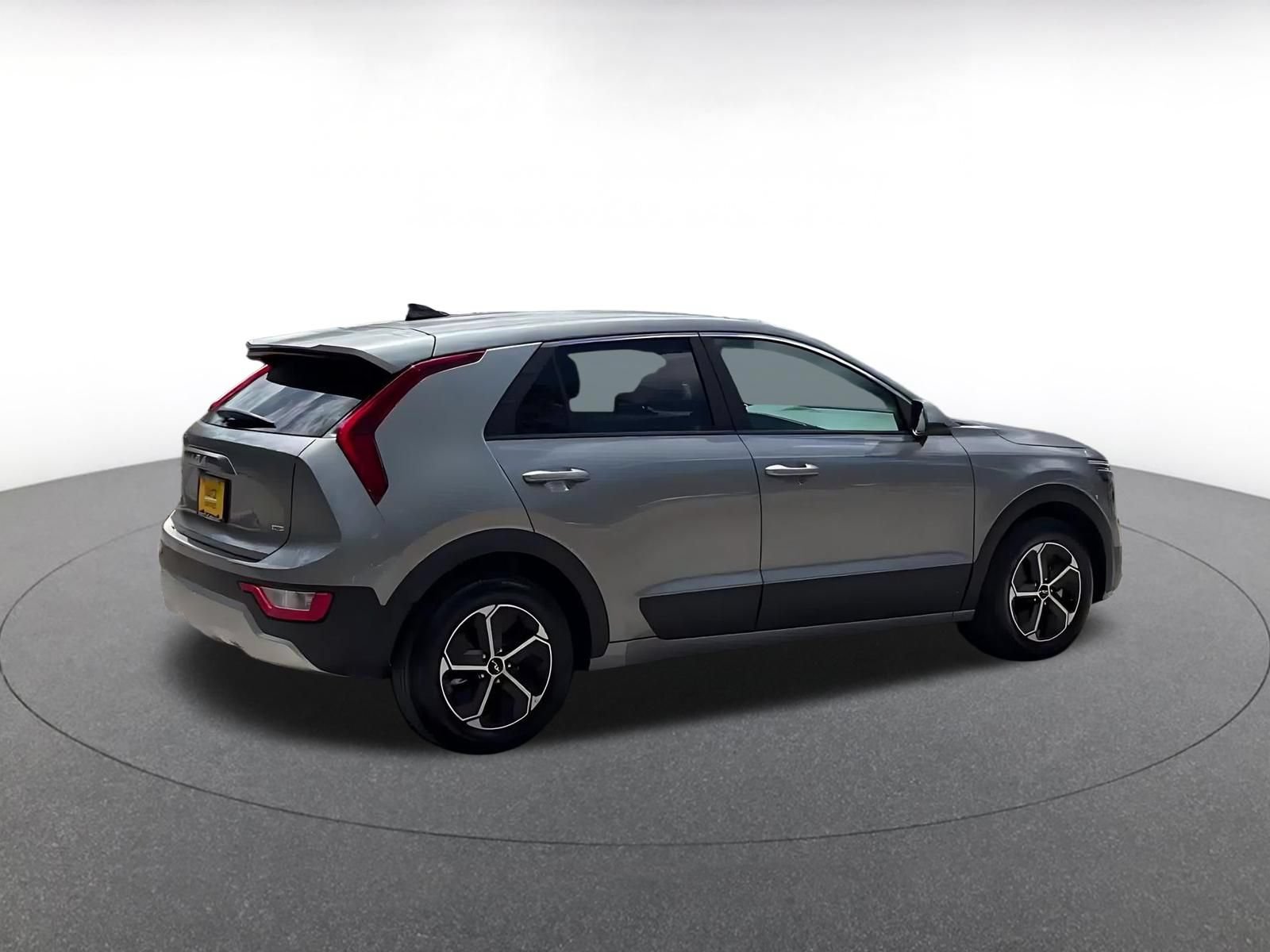 Used 2026 Kia Niro LX FWD image 15