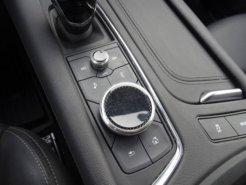 Certified 2023 Cadillac XT5 Luxury w/ LPO, Floor Liner Package image 14