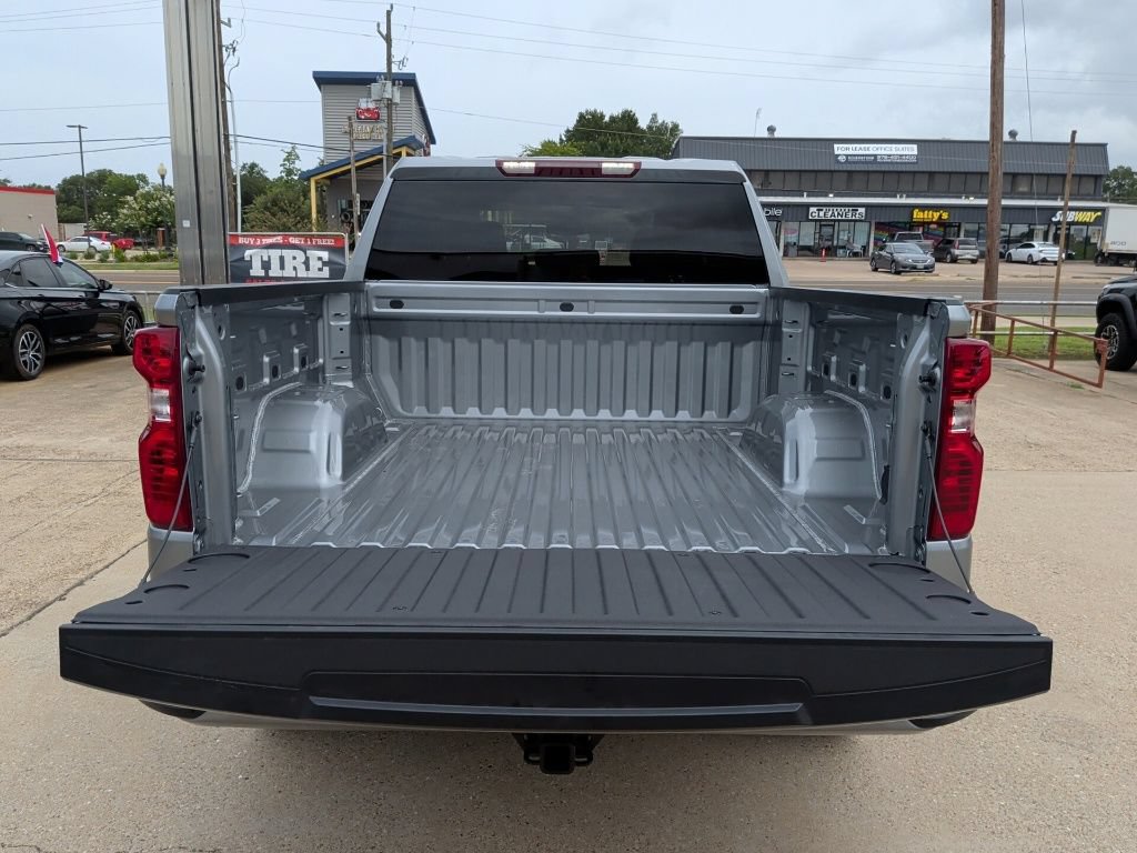 New 2026 Chevrolet Silverado 1500 Custom w/ LPO, Dark Essentials Package RWD image 33