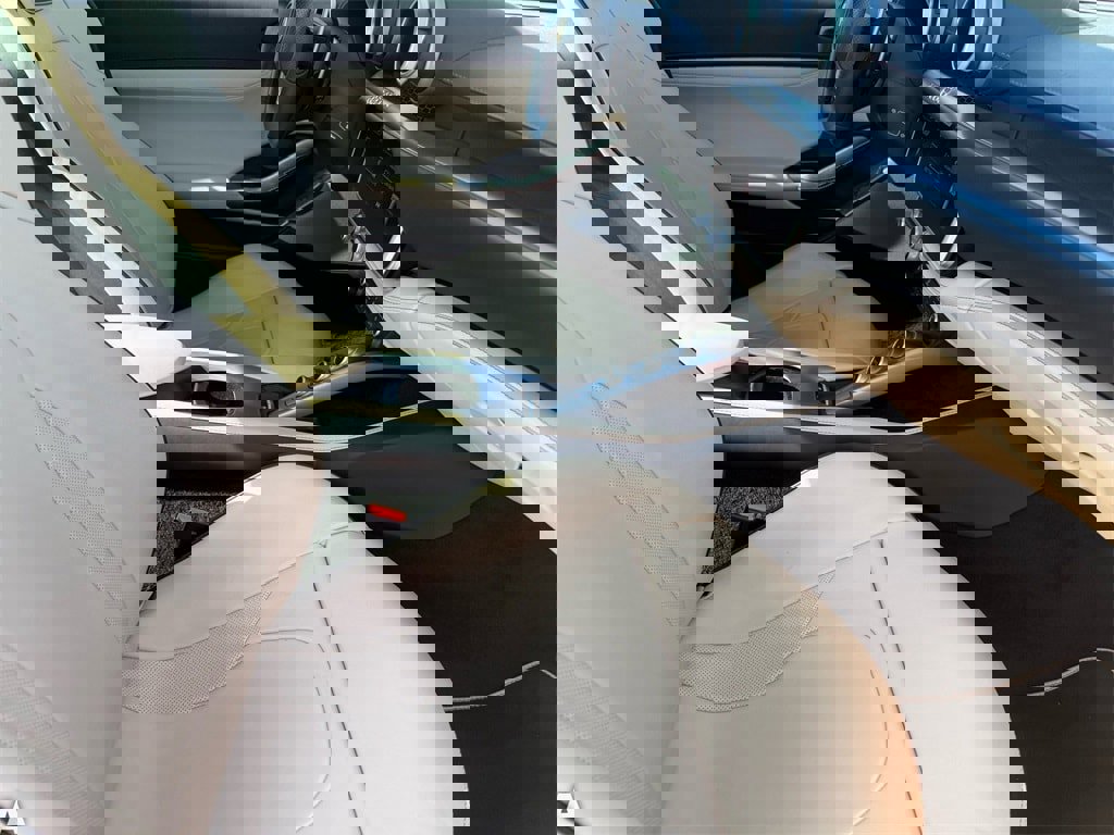 Used 2020 Ferrari Portofino image 24