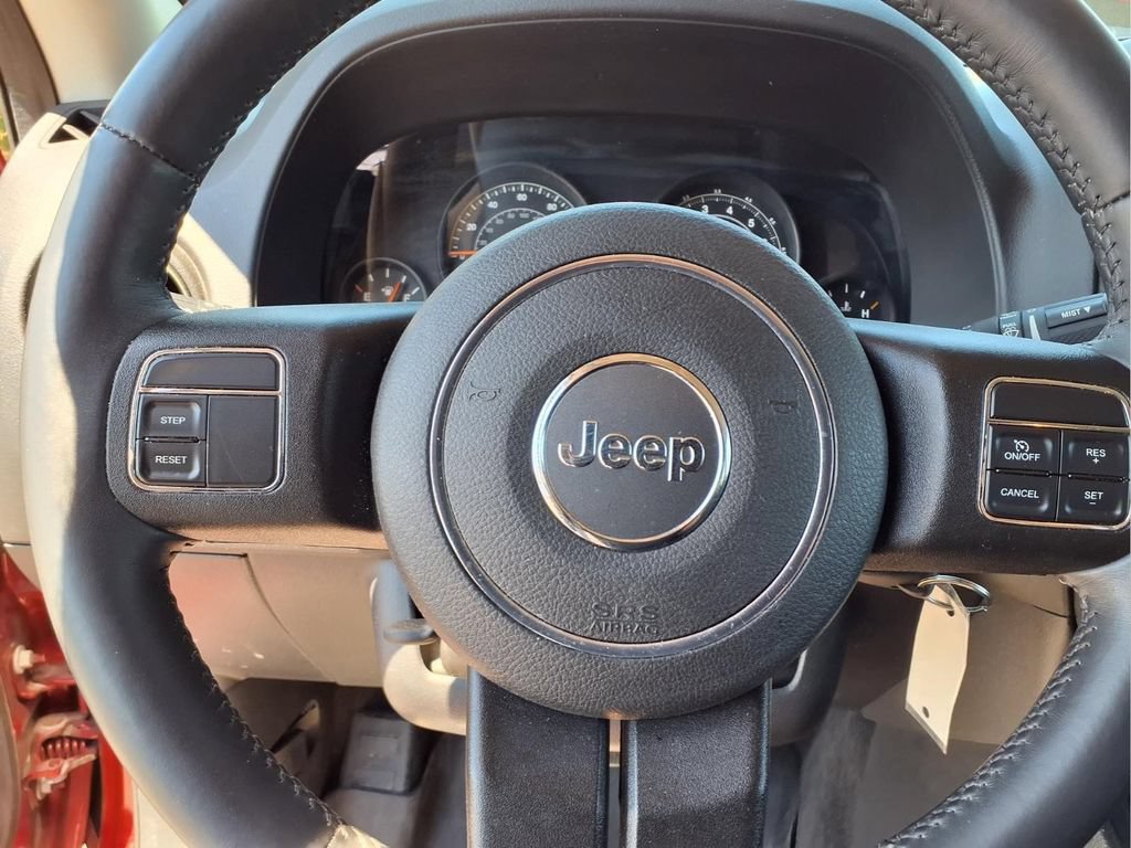 Used 2015 Jeep Patriot Latitude AWD/4WD image 19