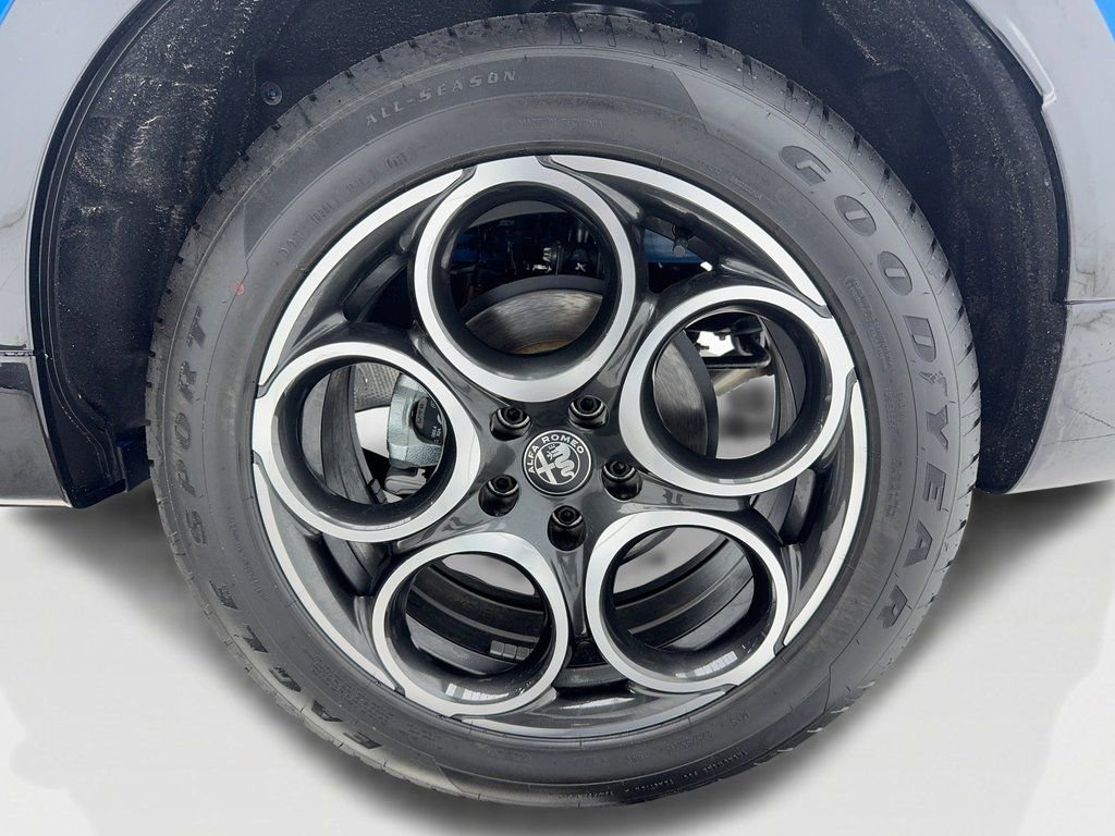 New 2025 Alfa Romeo Tonale w/ Premium Package image 50