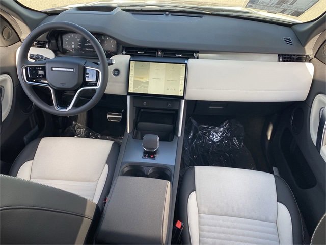 Used 2025 Land Rover Discovery Sport Dynamic SE image 14