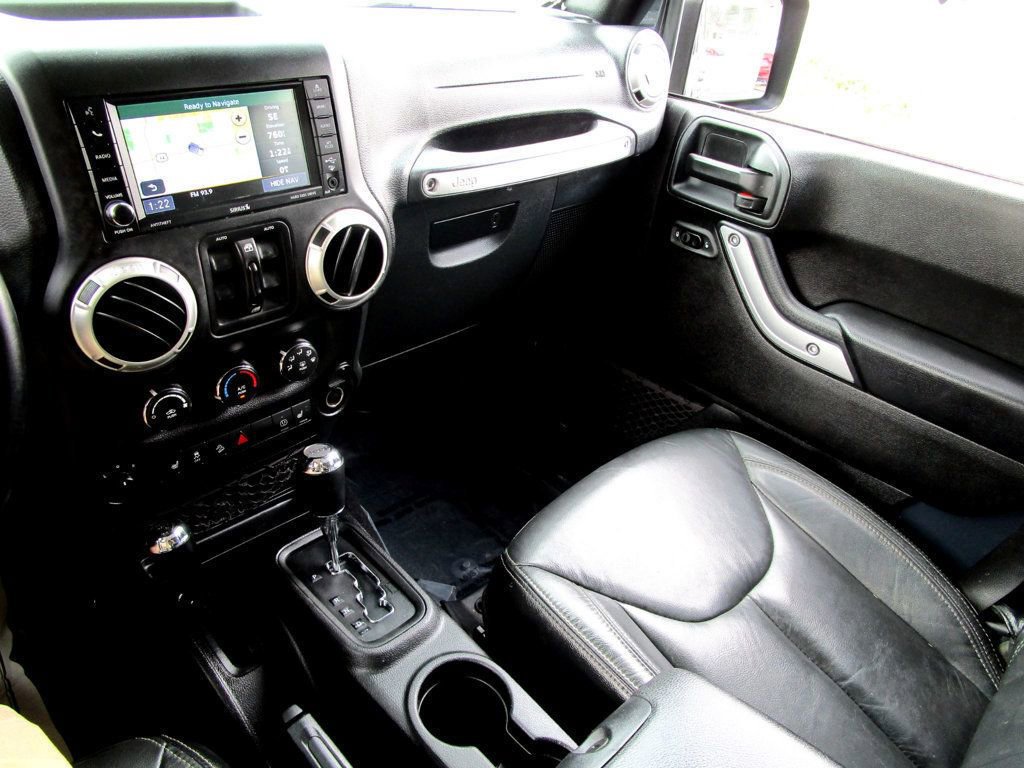 Used 2018 Jeep Wrangler Unlimited Sahara w/ Connectivity Group image 21